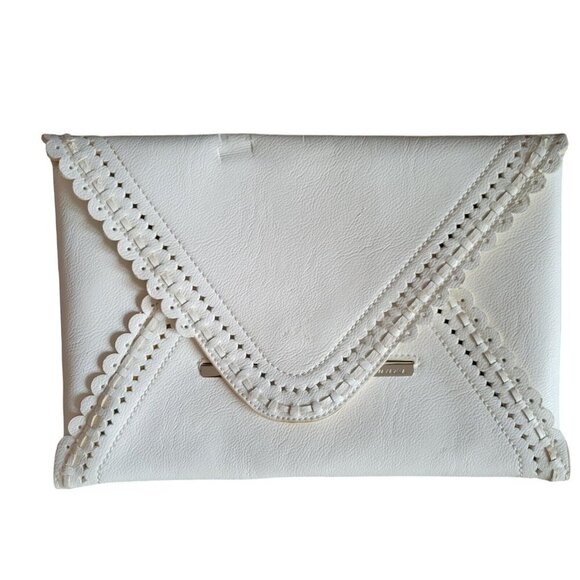 BCBGMAXAZRIA 'Harlow' Scalloped Clutch Purse - Picture 4 of 8